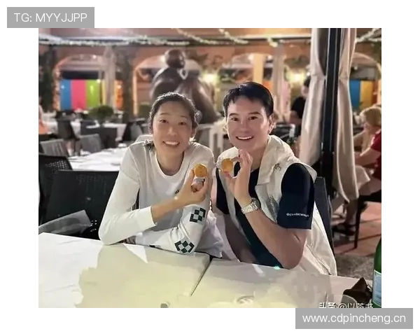 朱婷家的猫都比我会挑沙发